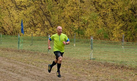 Депутату вручен золотой значок ГТО